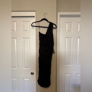 Elegant Black One-Shoulder Dress